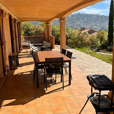 Le Lavandou, Rez De Jardin Dans Villa, 300 M Plages, Vue Mer, 5 Couchages Apartment