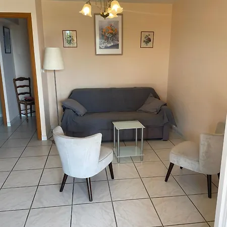 Le Lavandou, Rez De Jardin Dans Villa, 300 M Plages, Vue Mer, 5 Couchages * Le Lavandou