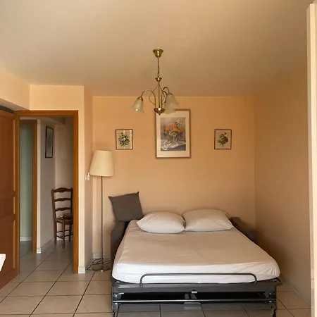 Apartment Le Lavandou, Rez De Jardin Dans Villa, 300 M Plages, Vue Mer, 5 Couchages Le Lavandou