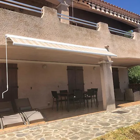 Le Lavandou, Rez De Jardin Dans Villa, 300 M Plages, Vue Mer, 5 Couchages Apartment *