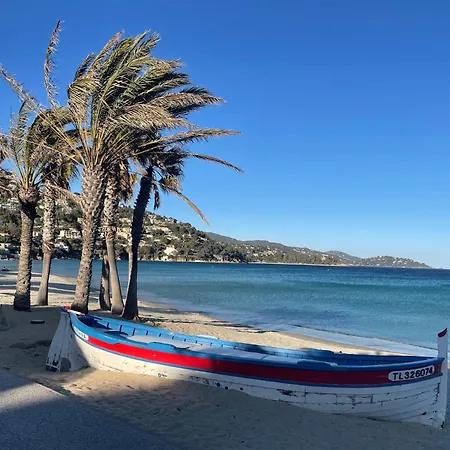 Le Lavandou, Rez De Jardin Dans Villa, 300 M Plages, Vue Mer, 5 Couchages * Le Lavandou