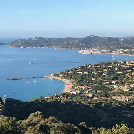 Le Lavandou, Rez De Jardin Dans Villa, 300 M Plages, Vue Mer, 5 Couchages Apartment